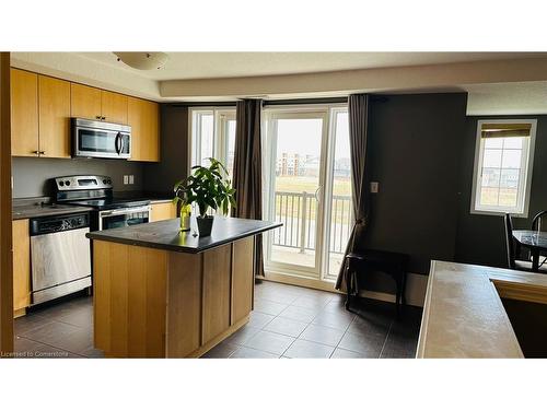 E-1662 Fischer Hallman Road E, Kitchener, ON - Indoor Photo Showing Kitchen