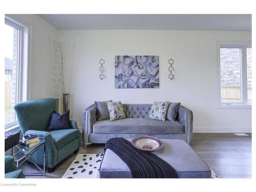 4 Harwood Street, Tillsonburg, ON - Indoor Photo Showing Living Room