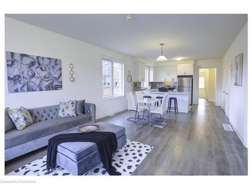 4 Harwood Street, Tillsonburg, ON - Indoor Photo Showing Living Room