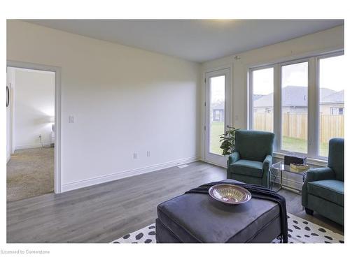 4 Harwood Street, Tillsonburg, ON - Indoor Photo Showing Living Room