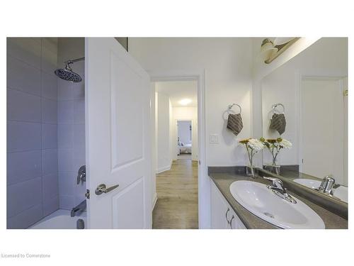 4 Harwood Street, Tillsonburg, ON - Indoor Photo Showing Bathroom