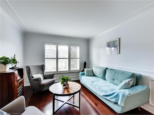 2051 Deer Run Avenue, Burlington, ON - Indoor Photo Showing Living Room