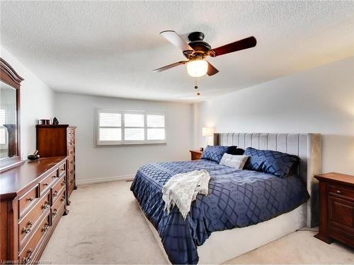 2051 Deer Run Avenue, Burlington, ON - Indoor Photo Showing Bedroom