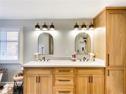 2051 Deer Run Avenue, Burlington, ON - Indoor Photo Showing Bathroom