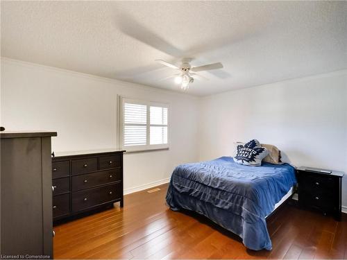 2051 Deer Run Avenue, Burlington, ON - Indoor Photo Showing Bedroom