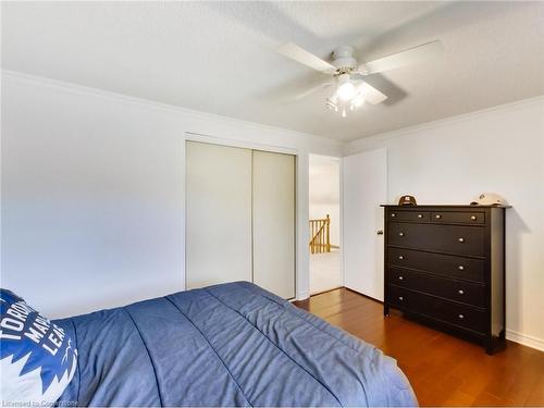 2051 Deer Run Avenue, Burlington, ON - Indoor Photo Showing Bedroom