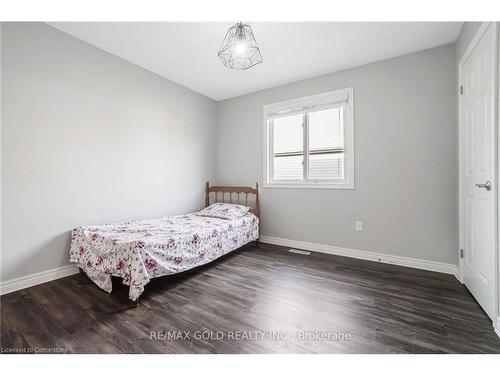 712 Blackacres Boulevard, London, ON - Indoor Photo Showing Bedroom