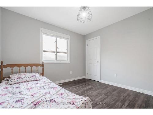 712 Blackacres Boulevard, London, ON - Indoor Photo Showing Bedroom