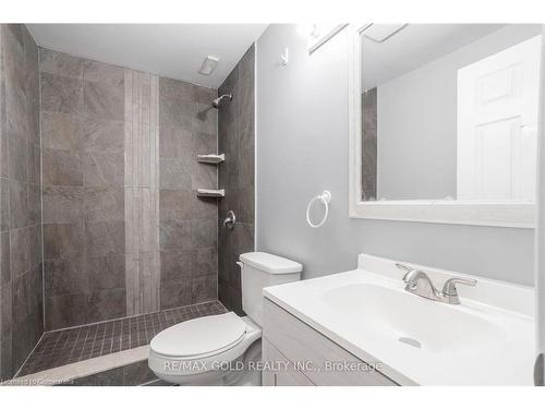 712 Blackacres Boulevard, London, ON - Indoor Photo Showing Bathroom