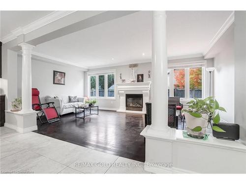 712 Blackacres Boulevard, London, ON - Indoor Photo Showing Living Room With Fireplace