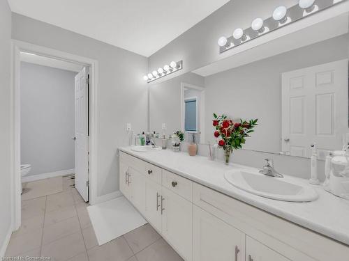 188 Ambrous Crescent, Guelph, ON - Indoor Photo Showing Bathroom