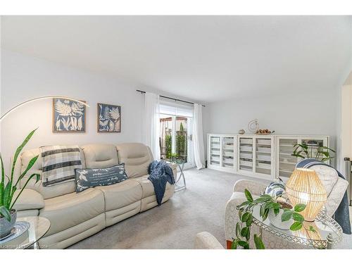 342 Catharine Street N, Hamilton, ON - Indoor Photo Showing Living Room