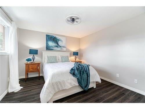 342 Catharine Street N, Hamilton, ON - Indoor Photo Showing Bedroom