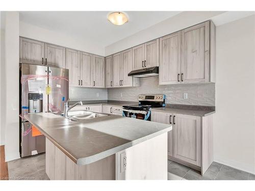 205 Port Crescent, Welland, ON - Indoor Photo Showing Kitchen