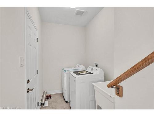 205 Port Crescent, Welland, ON - Indoor Photo Showing Laundry Room