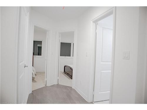 29 Parkside Crescent, Angus, ON - Indoor Photo Showing Other Room