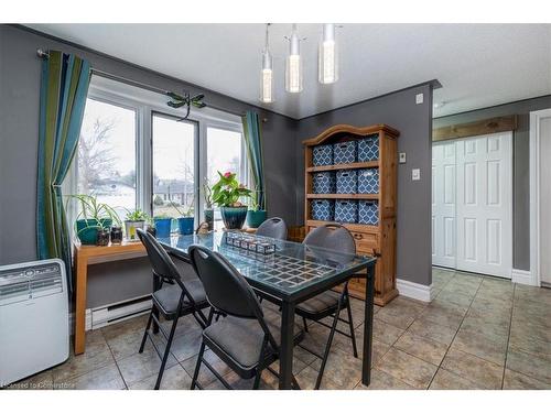 8 Wells Crescent, Barrie, ON - Indoor Photo Showing Dining Room