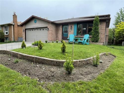 8 Wells Crescent, Barrie, ON - Outdoor