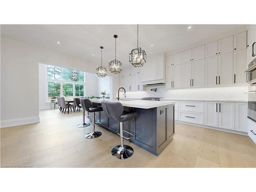 212 Southview Road, Oakville, ON - Indoor Photo Showing Kitchen With Upgraded Kitchen