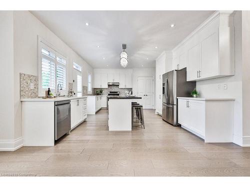 1562 Edencrest Drive, Mississauga, ON - Indoor Photo Showing Kitchen With Stainless Steel Kitchen With Upgraded Kitchen