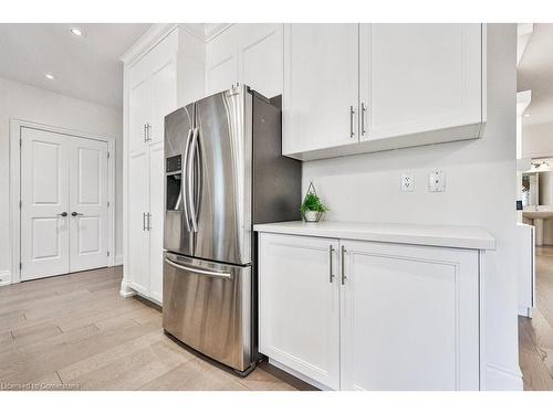 1562 Edencrest Drive, Mississauga, ON - Indoor Photo Showing Kitchen