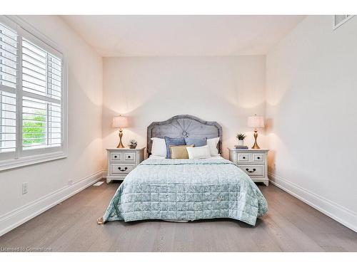 1562 Edencrest Drive, Mississauga, ON - Indoor Photo Showing Bedroom