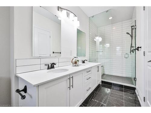 1562 Edencrest Drive, Mississauga, ON - Indoor Photo Showing Bathroom