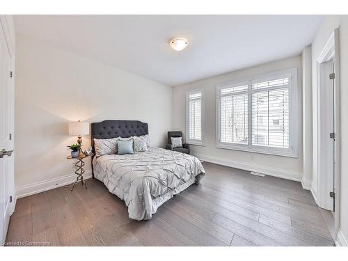 1562 Edencrest Drive, Mississauga, ON - Indoor Photo Showing Bedroom