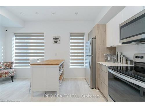 31-1095 Cooke Boulevard, Burlington, ON - Indoor Photo Showing Kitchen