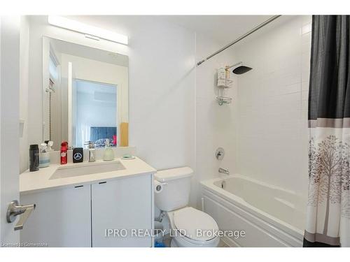 31-1095 Cooke Boulevard, Burlington, ON - Indoor Photo Showing Bathroom