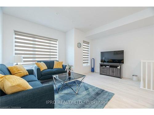 31-1095 Cooke Boulevard, Burlington, ON - Indoor Photo Showing Living Room