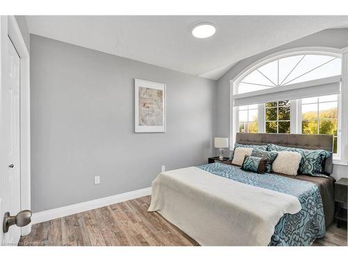 92 Pebblecreek Drive, Kitchener, ON - Indoor Photo Showing Bedroom