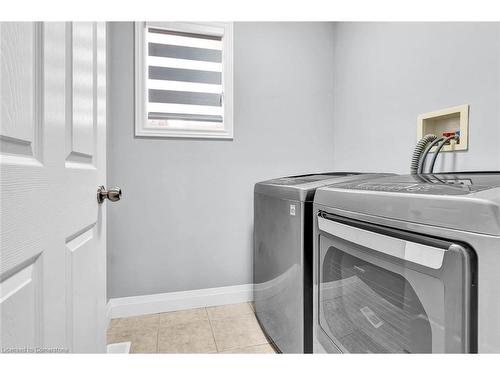 92 Pebblecreek Drive, Kitchener, ON - Indoor Photo Showing Laundry Room