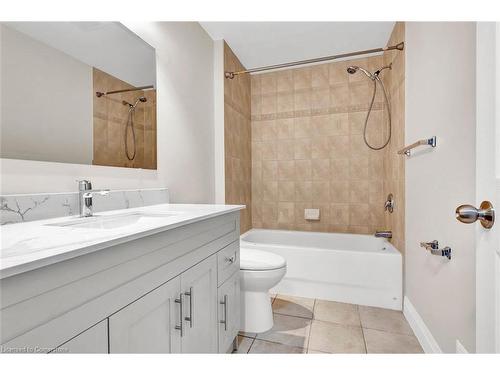 92 Pebblecreek Drive, Kitchener, ON - Indoor Photo Showing Bathroom