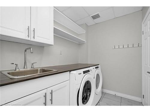 3012 Rivertrail Common, Oakville, ON - Indoor Photo Showing Laundry Room