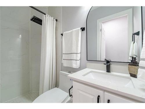 774 Belmont Avenue W, Kitchener, ON - Indoor Photo Showing Bathroom