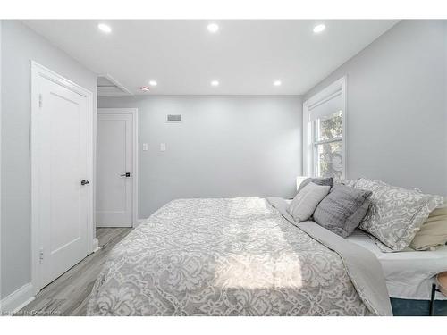 774 Belmont Avenue W, Kitchener, ON - Indoor Photo Showing Bedroom