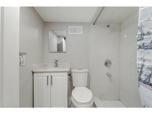 774 Belmont Avenue W, Kitchener, ON - Indoor Photo Showing Bathroom