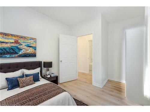 35 Britannia Avenue, Hamilton, ON - Indoor Photo Showing Bedroom