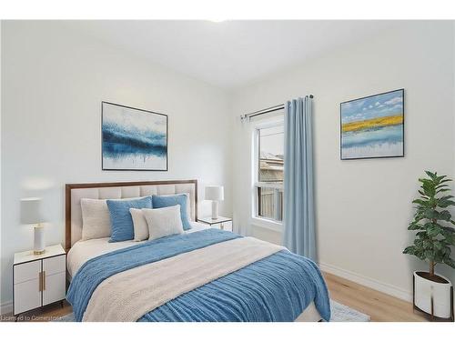 35 Britannia Avenue, Hamilton, ON - Indoor Photo Showing Bedroom