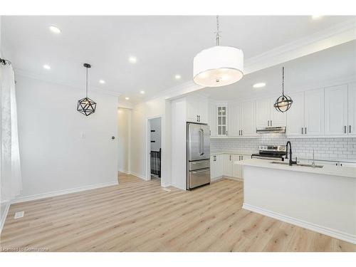 35 Britannia Avenue, Hamilton, ON - Indoor Photo Showing Kitchen With Upgraded Kitchen