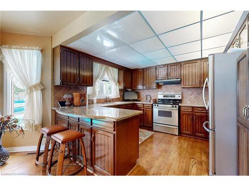 5270 Giacco Court, Mississauga, ON - Indoor Photo Showing Kitchen