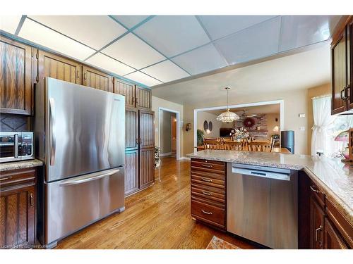 5270 Giacco Court, Mississauga, ON - Indoor Photo Showing Kitchen