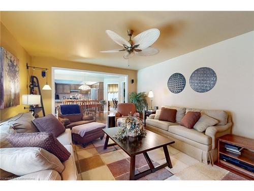 5270 Giacco Court, Mississauga, ON - Indoor Photo Showing Living Room