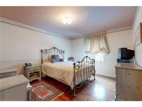 5270 Giacco Court, Mississauga, ON - Indoor Photo Showing Bedroom