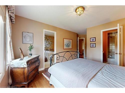 5270 Giacco Court, Mississauga, ON - Indoor Photo Showing Bedroom