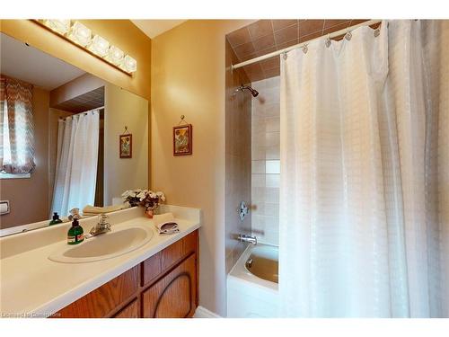 5270 Giacco Court, Mississauga, ON - Indoor Photo Showing Bathroom