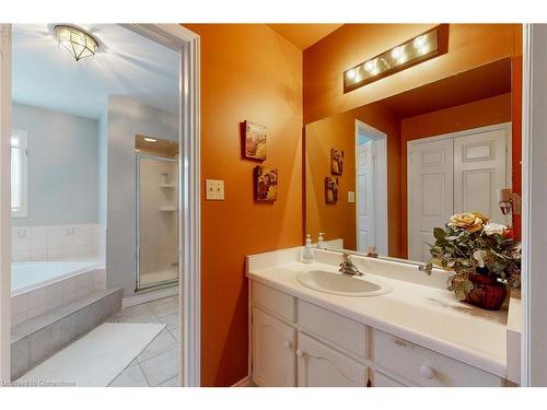 5270 Giacco Court, Mississauga, ON - Indoor Photo Showing Bathroom