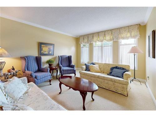 5270 Giacco Court, Mississauga, ON - Indoor Photo Showing Living Room