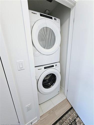 411-3401 Ridgeway Drive, Mississauga, ON - Indoor Photo Showing Laundry Room